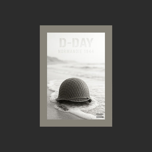 Casque M1 US en noir et blanc | Affiche D-Day Normandie 1944 - Design avec marge couleur.